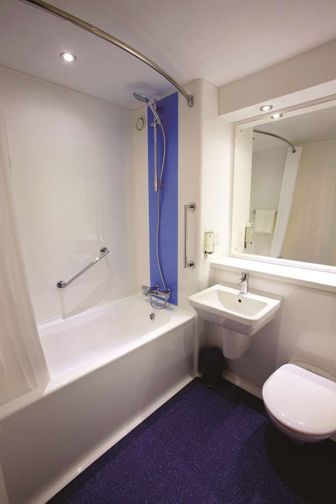 Travelodge Bromborough Port Sunlight Pokój zdjęcie
